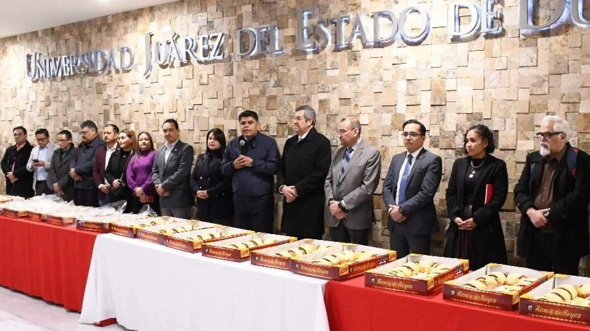 La UJED reanuda actividades con el tradicional corte de la rosca de Reyes 1